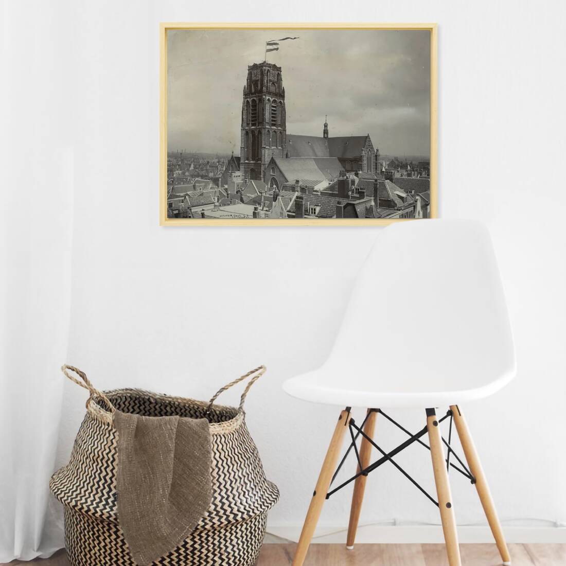 Historische foto van de wapperende Laurenskerk rond 1907 – canvas naturel baklijst in keuken