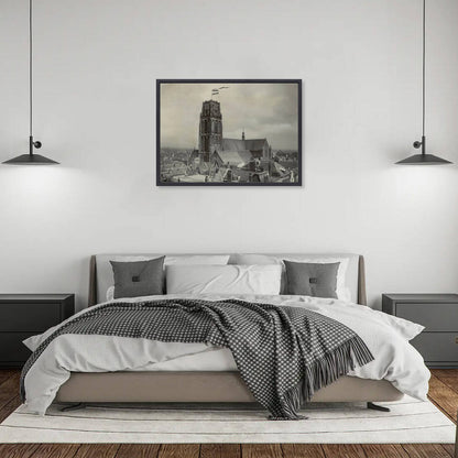 Historische foto van de wapperende Laurenskerk rond 1907 – canvas zwarte baklijst in slaapkamer