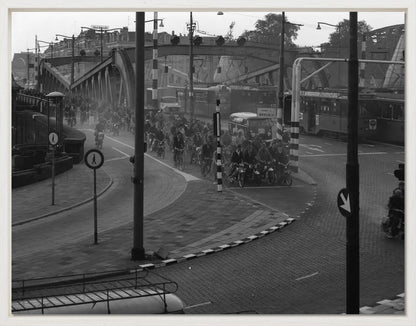 Brommers op de Koninginnebrug - 1964