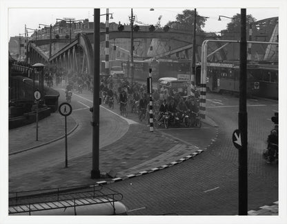 Brommers op de Koninginnebrug - 1964