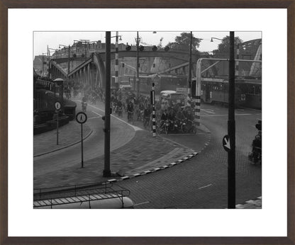 Brommers op de Koninginnebrug - 1964