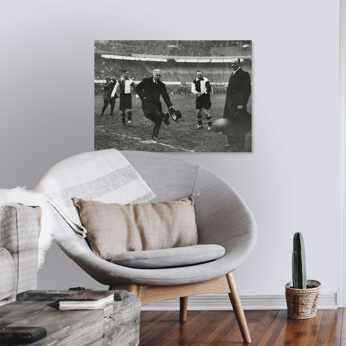 Historische foto van de eerste aftrap in De Kuip in 1937 – canvas zonder lijst in leeshoek