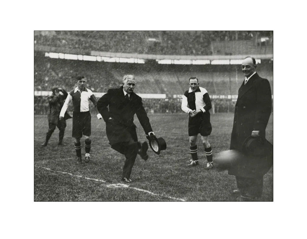 1e Aftrap in de Kuip - 1937