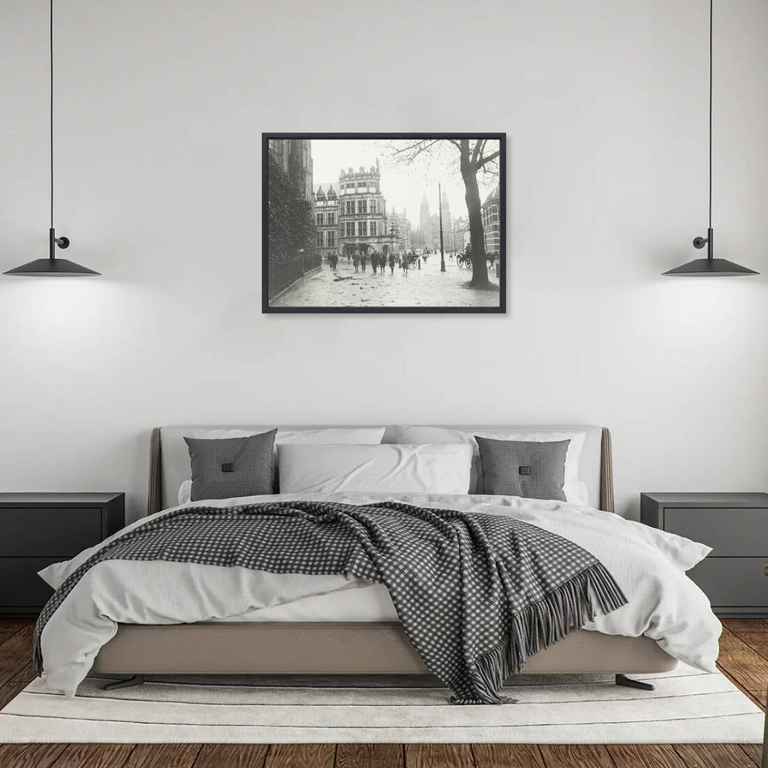 Zwart-witfoto van het Duivelshuis, het stadhuis van Arnhem. – canvas zwarte baklijst in slaapkamer