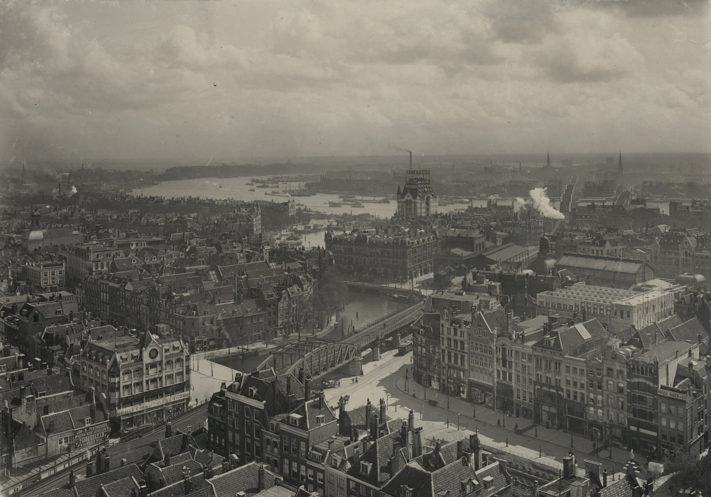 Oude foto van de Blaak en het Witte Huis in Rotterdam rond 1909