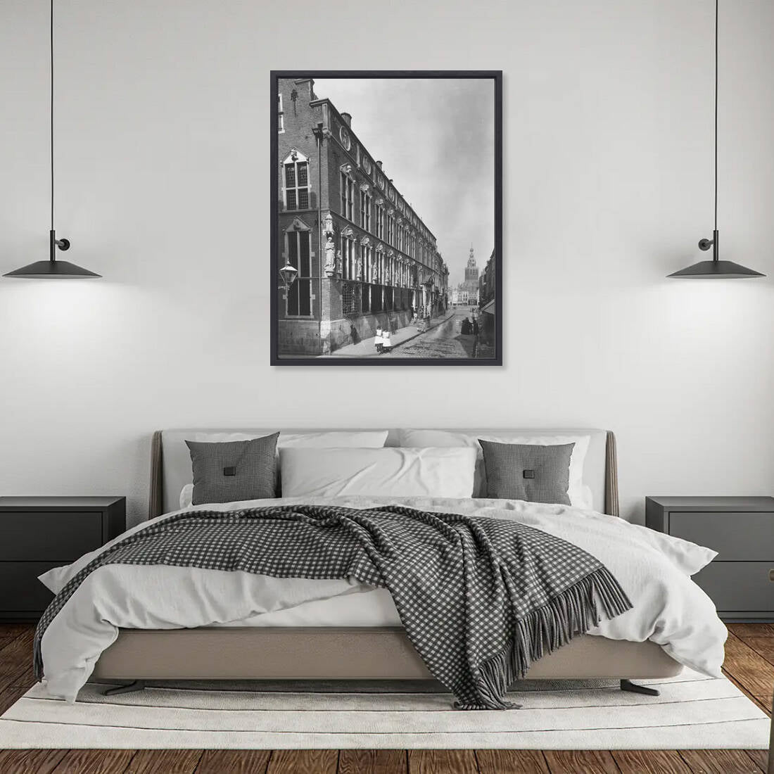 Zwart-witfoto uit 1882 van het Stadhuis van Nijmegen aan de Burchtstraat na de restauratie door Pierre Cuypers. – canvas zwarte baklijst in slaapkamer