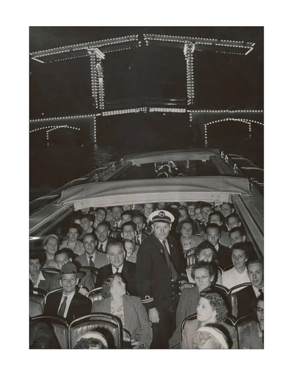 Cruisen onder de Magere Brug - 1953