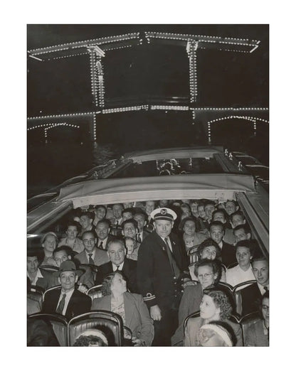 Cruisen onder de Magere Brug - 1953