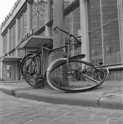 Historische foto van de fiets voor station Hofplein in Rotterdam rond 1965