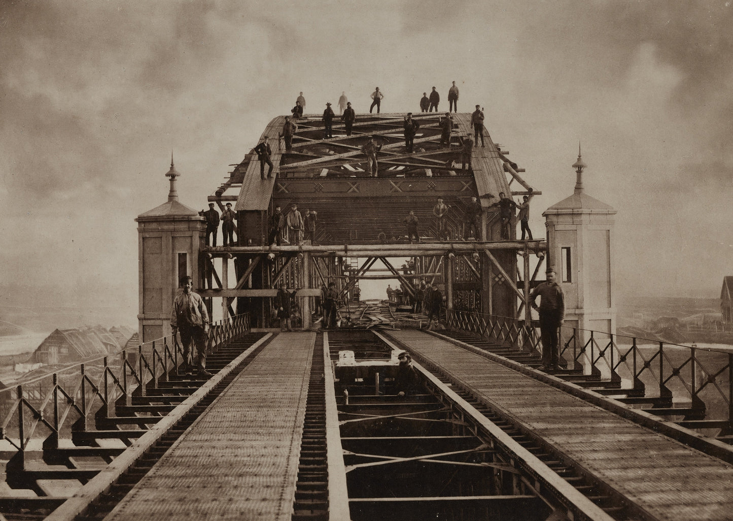 Bruggenbouwers op de Koningsbrug - 1876