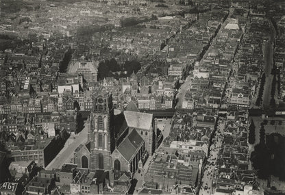 Historische foto van de Laurenskerk en de Botersloot in Rotterdam rond 1922