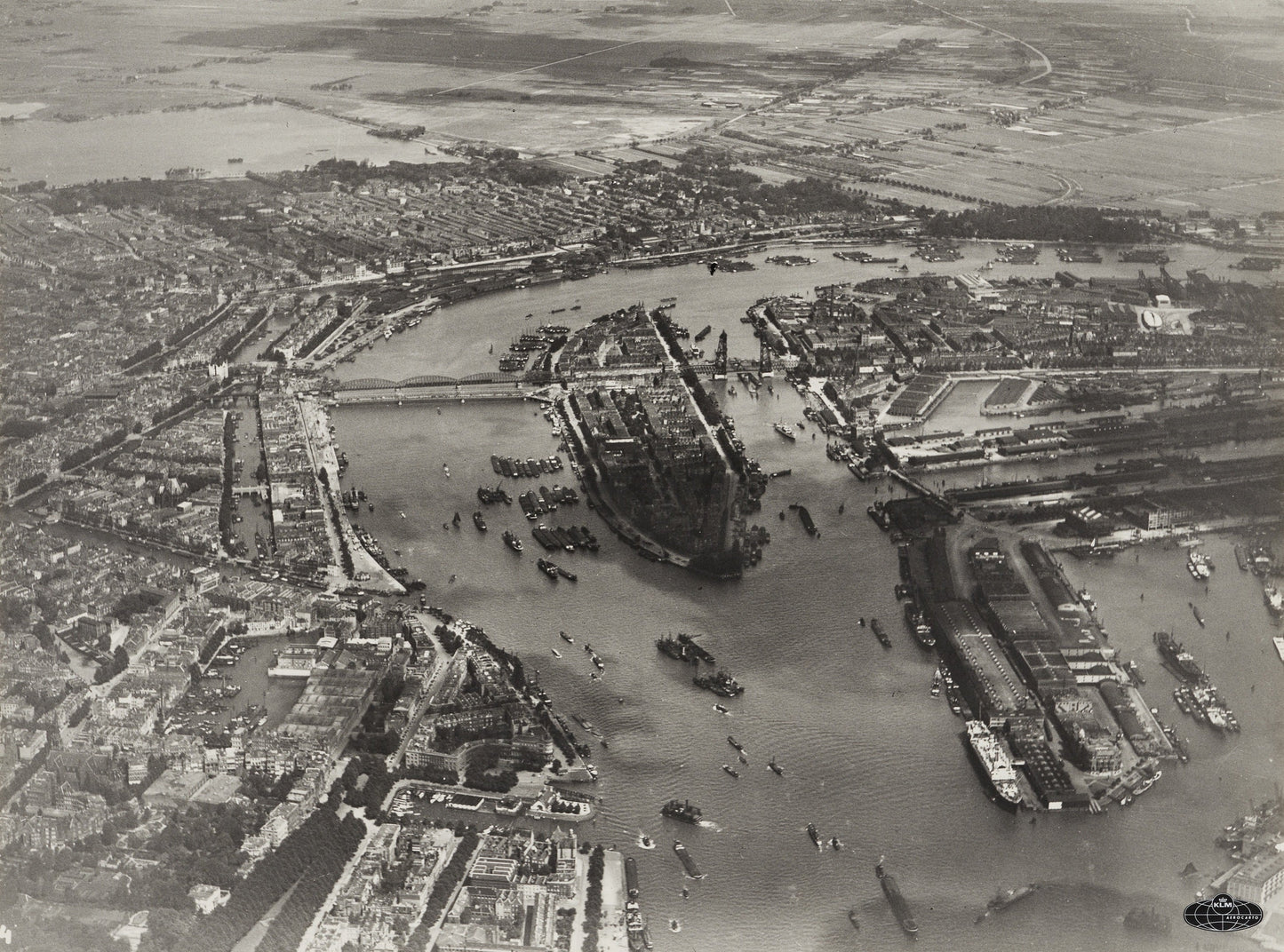 Historische foto van het Noordereiland in de Maas in Rotterdam rond 1926