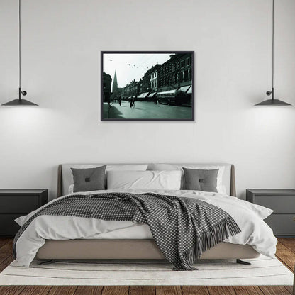 Zwart-witfoto uit omstreeks 1953 van een trolleybus van het GVA in Arnhem. – canvas zwarte baklijst in slaapkamer