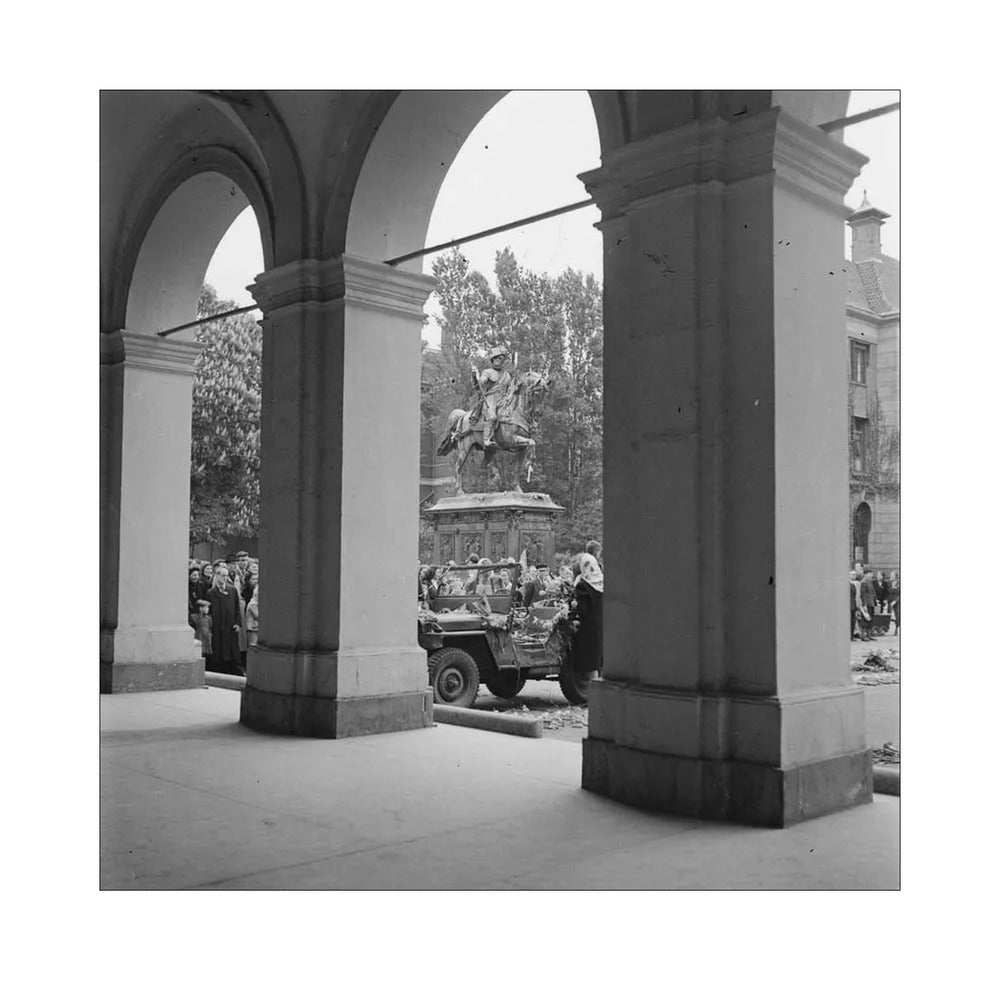 De bevrijding bij Paleis Noordeinde - 1945