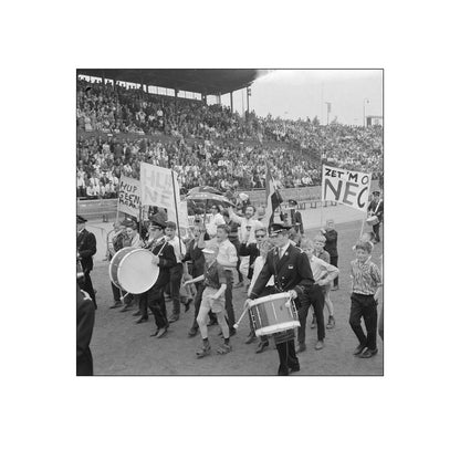 NEC-supporters in het Goffertstadion - 1964