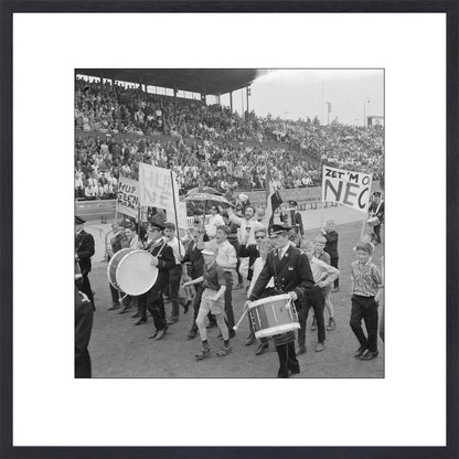 NEC-supporters in het Goffertstadion - 1964