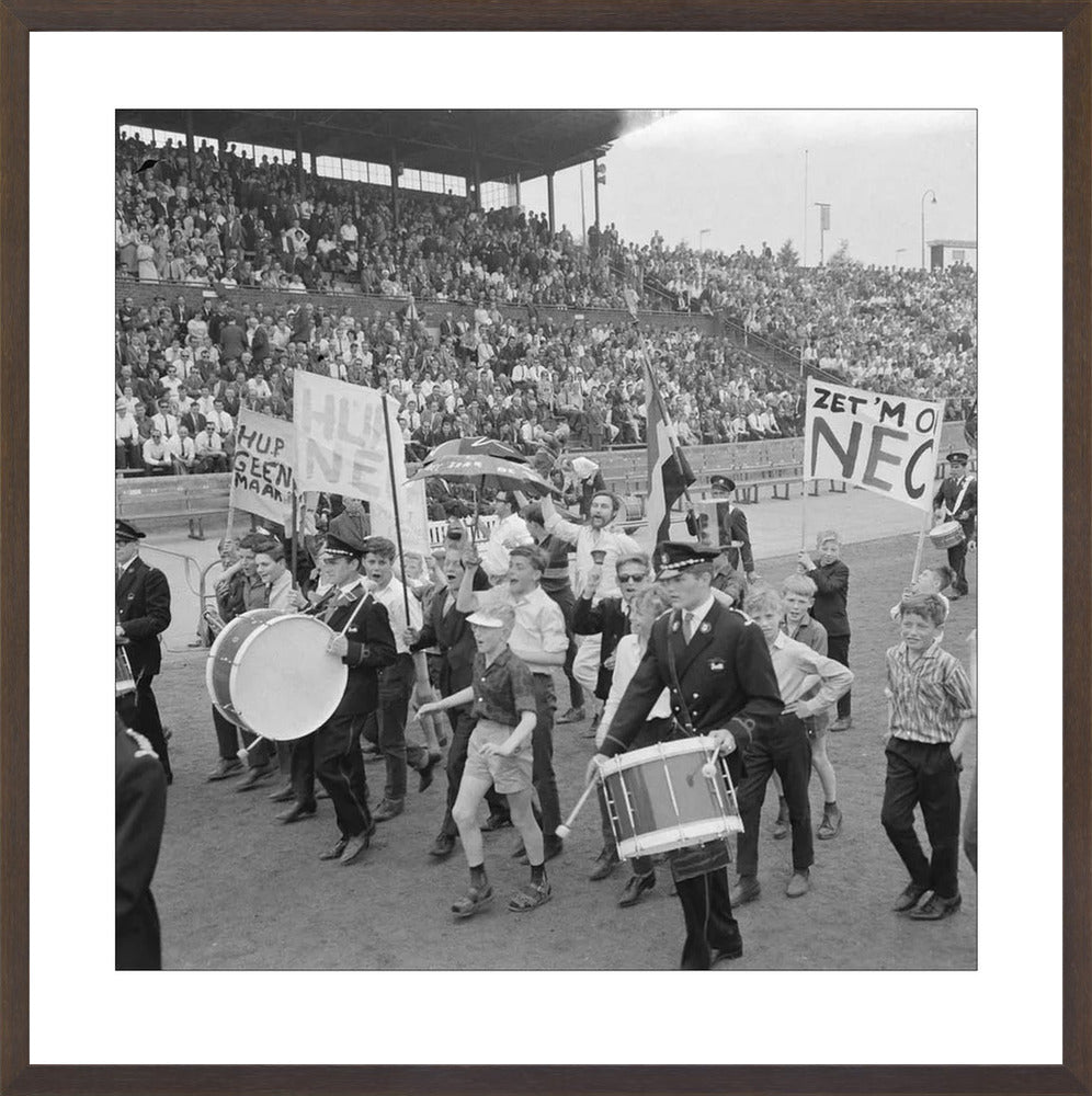 NEC-supporters in het Goffertstadion - 1964