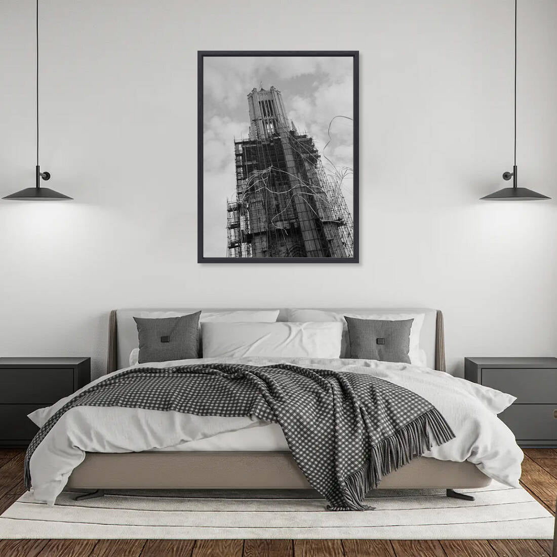 Zwart-witfoto uit 1964 van de ingebruikneming van de Eusebiustoren in Arnhem. – canvas zwarte baklijst in slaapkamer