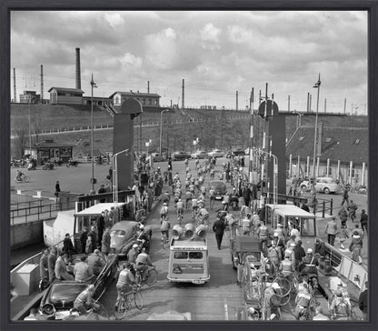 Ronde van Nederland op de pont bij Hembrug - 1955