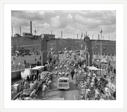 Ronde van Nederland op de pont bij Hembrug - 1955