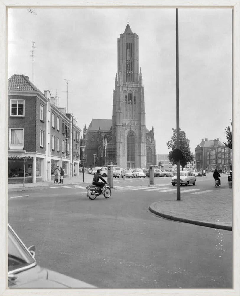 De Eusebiuskerk met Brommer - 1965