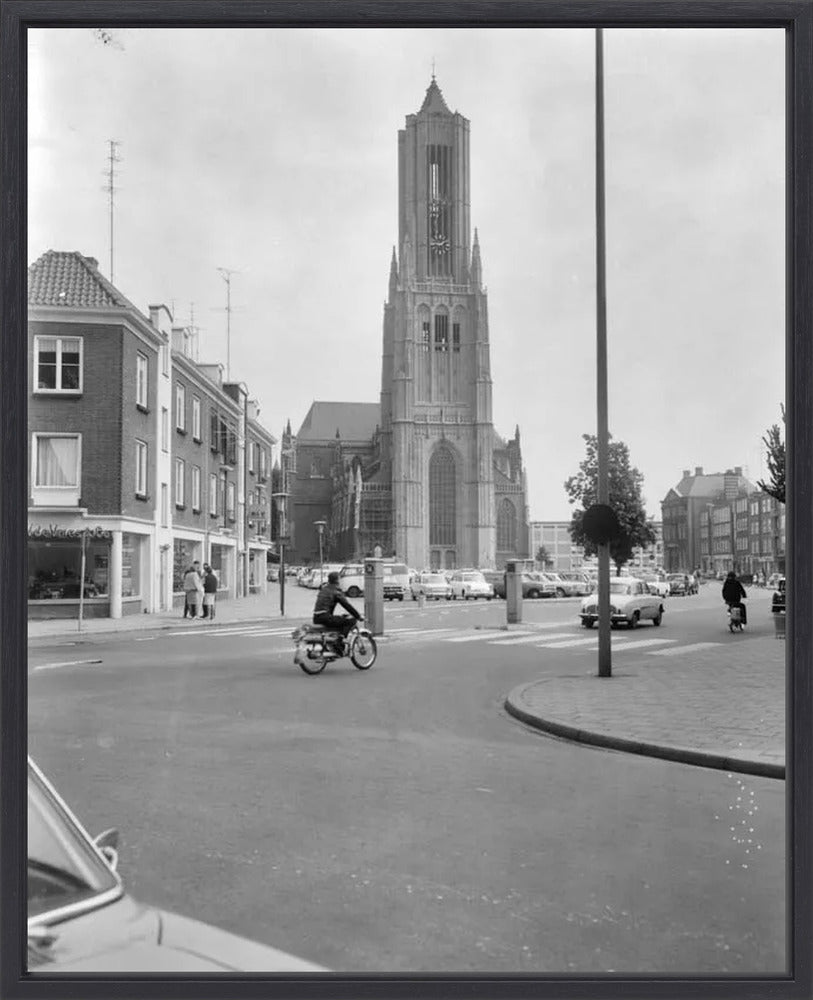 De Eusebiuskerk met Brommer - 1965