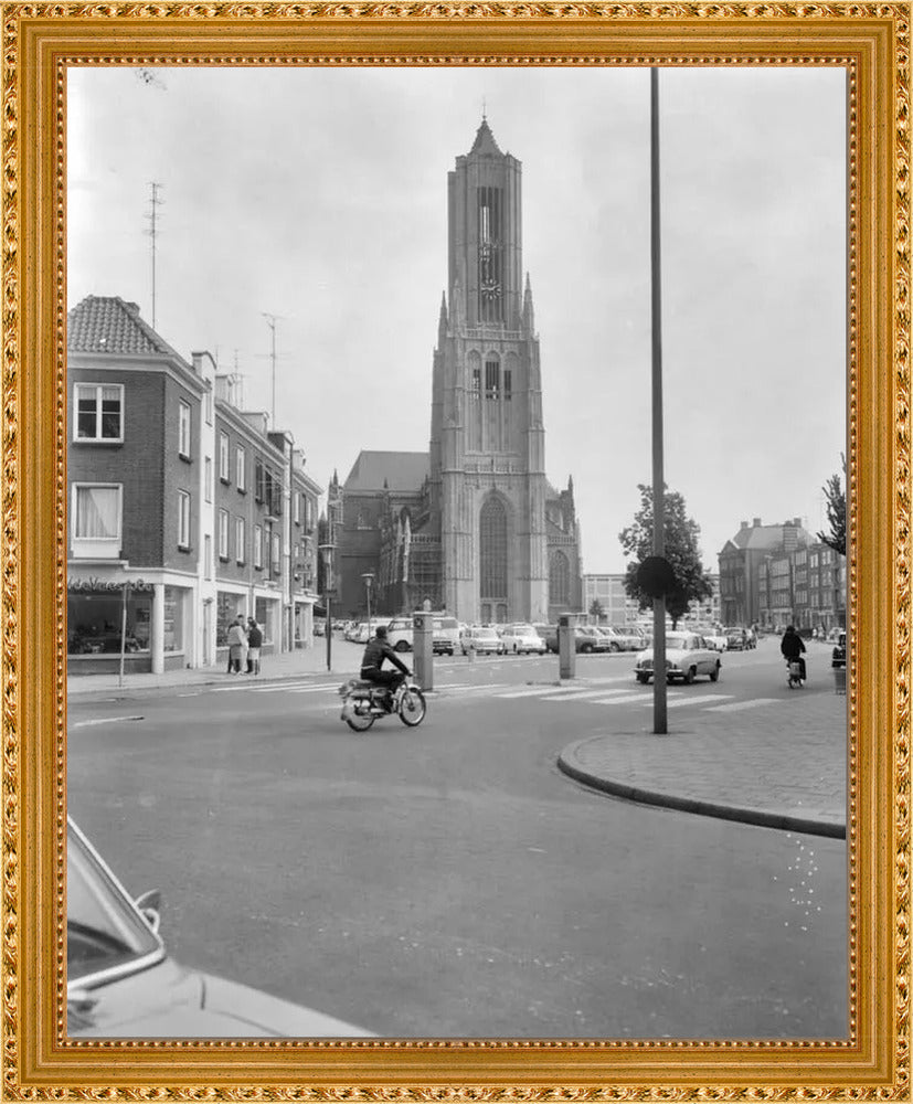 De Eusebiuskerk met Brommer - 1965
