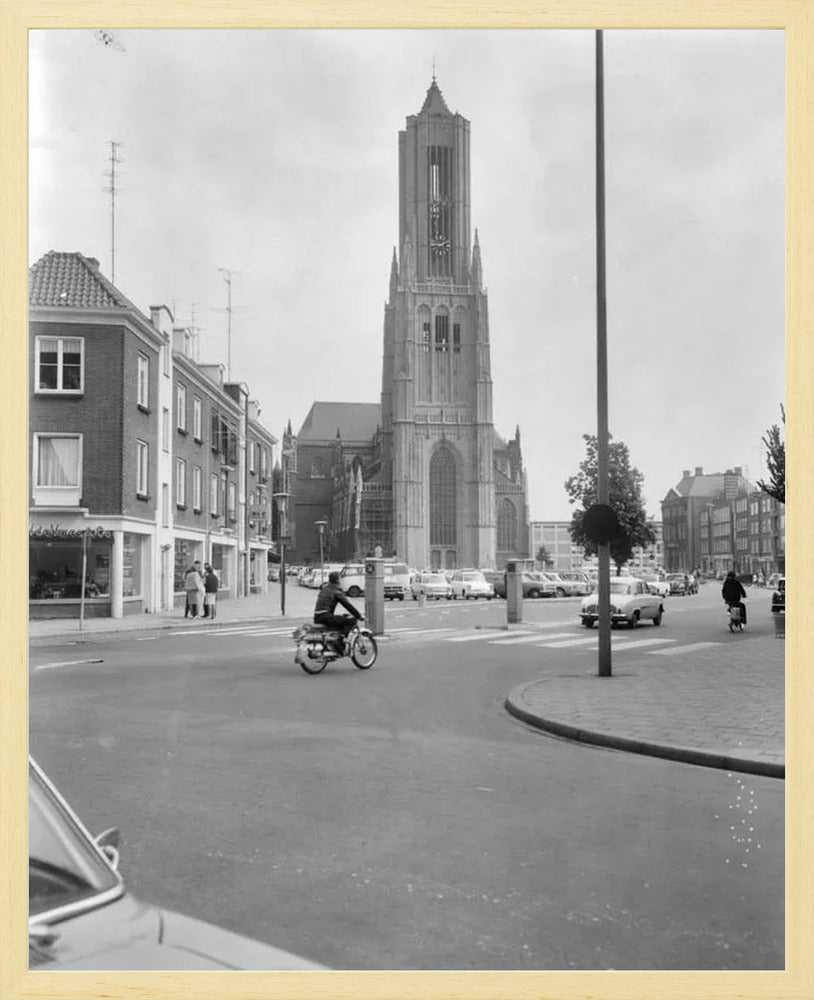 De Eusebiuskerk met Brommer - 1965