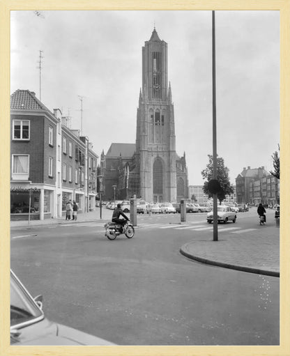 De Eusebiuskerk met Brommer - 1965