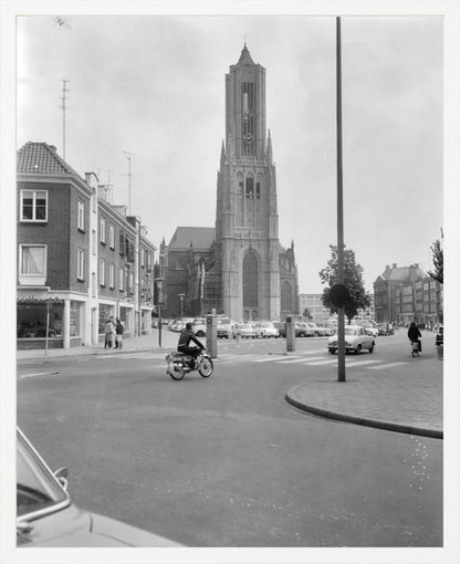 De Eusebiuskerk met Brommer - 1965