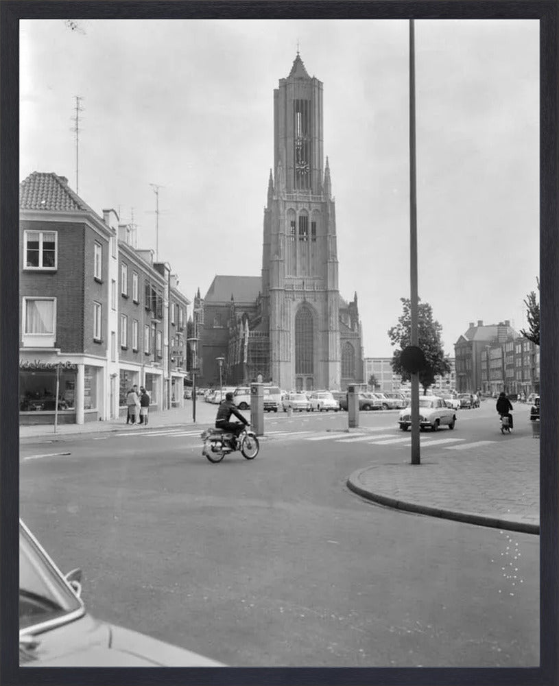 De Eusebiuskerk met Brommer - 1965