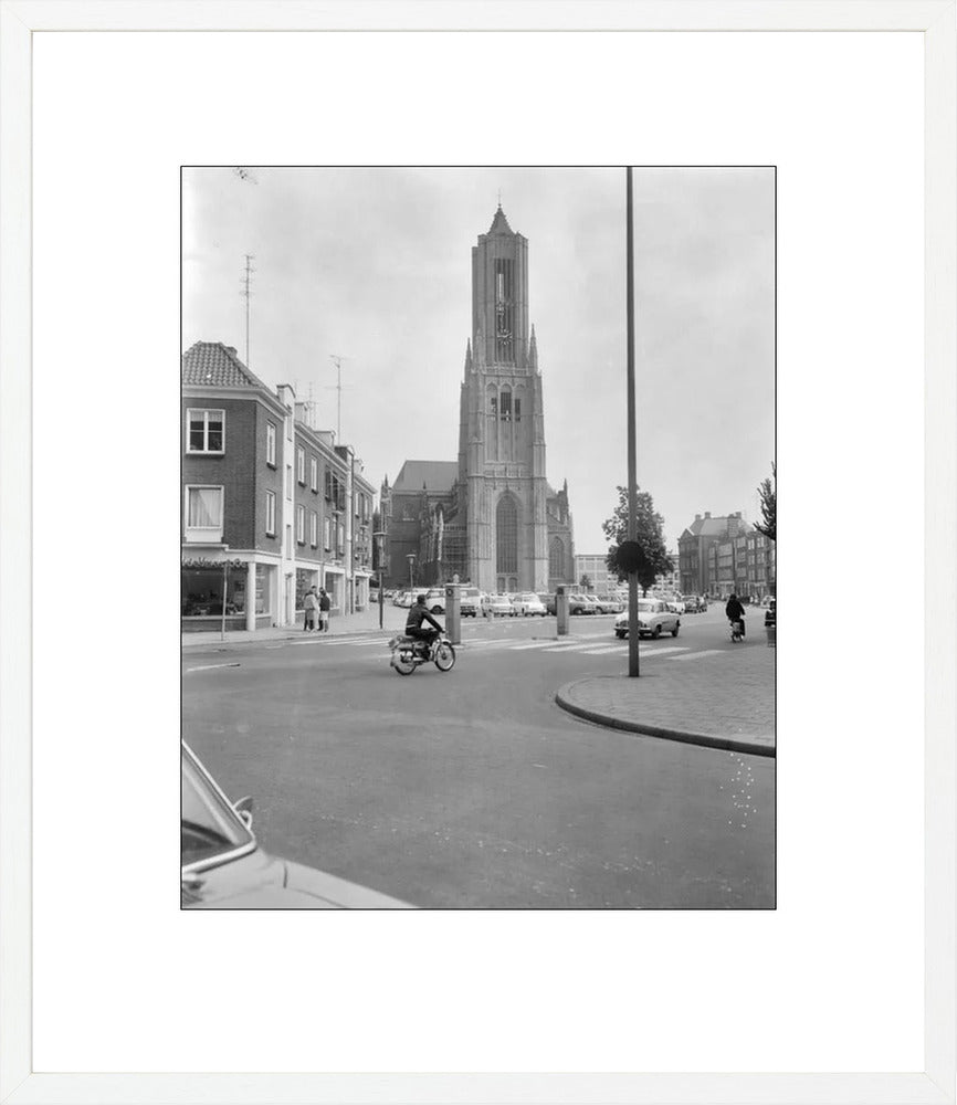 De Eusebiuskerk met Brommer - 1965
