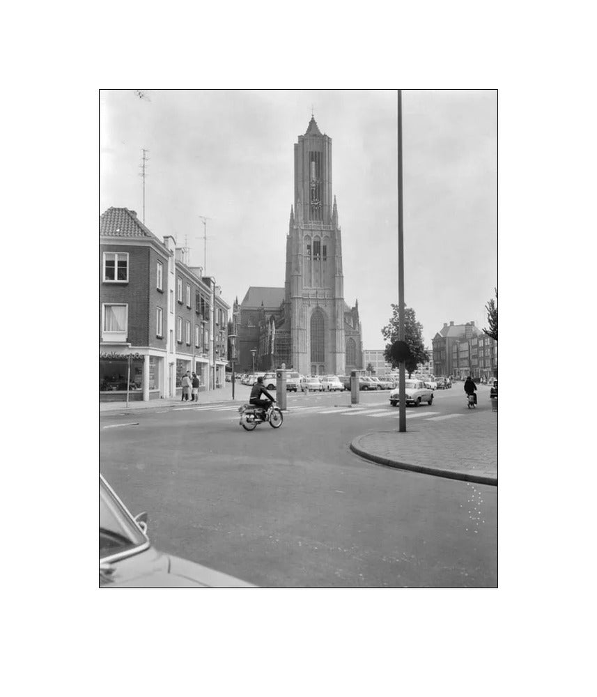 De Eusebiuskerk met Brommer - 1965