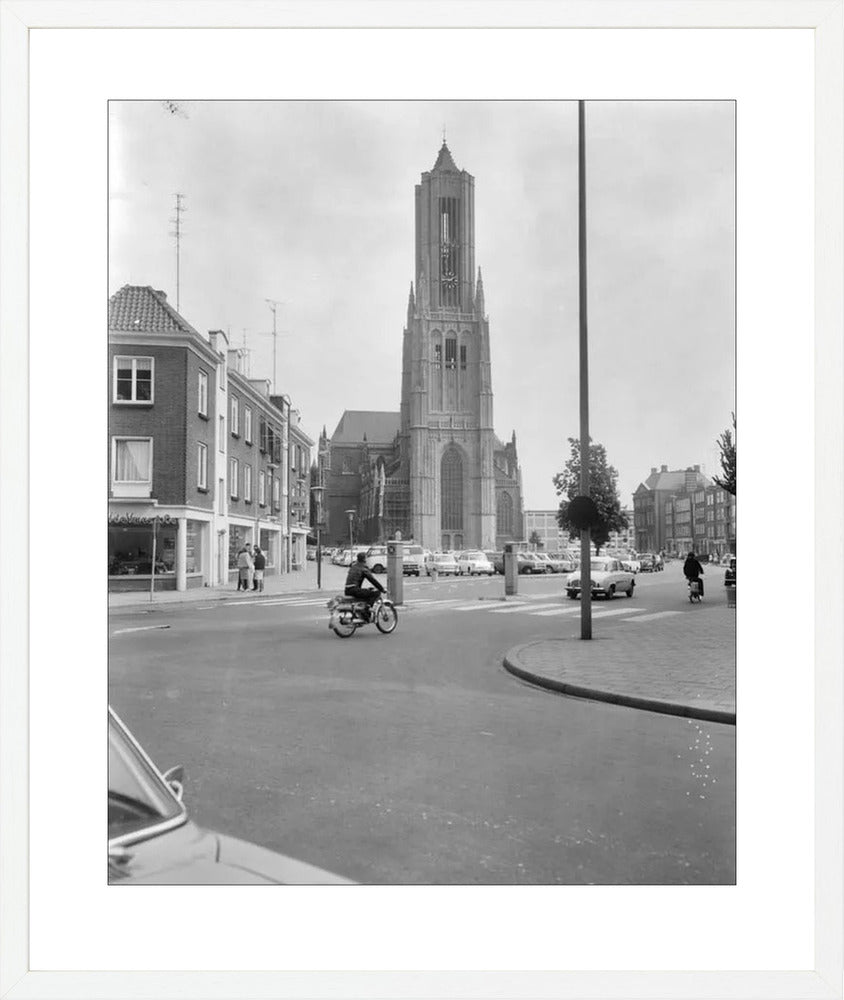 De Eusebiuskerk met Brommer - 1965