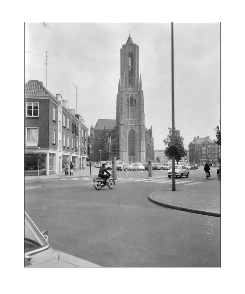 De Eusebiuskerk met Brommer - 1965