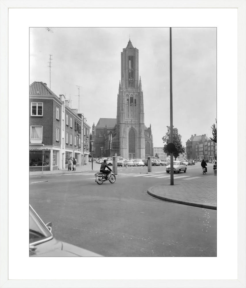 De Eusebiuskerk met Brommer - 1965