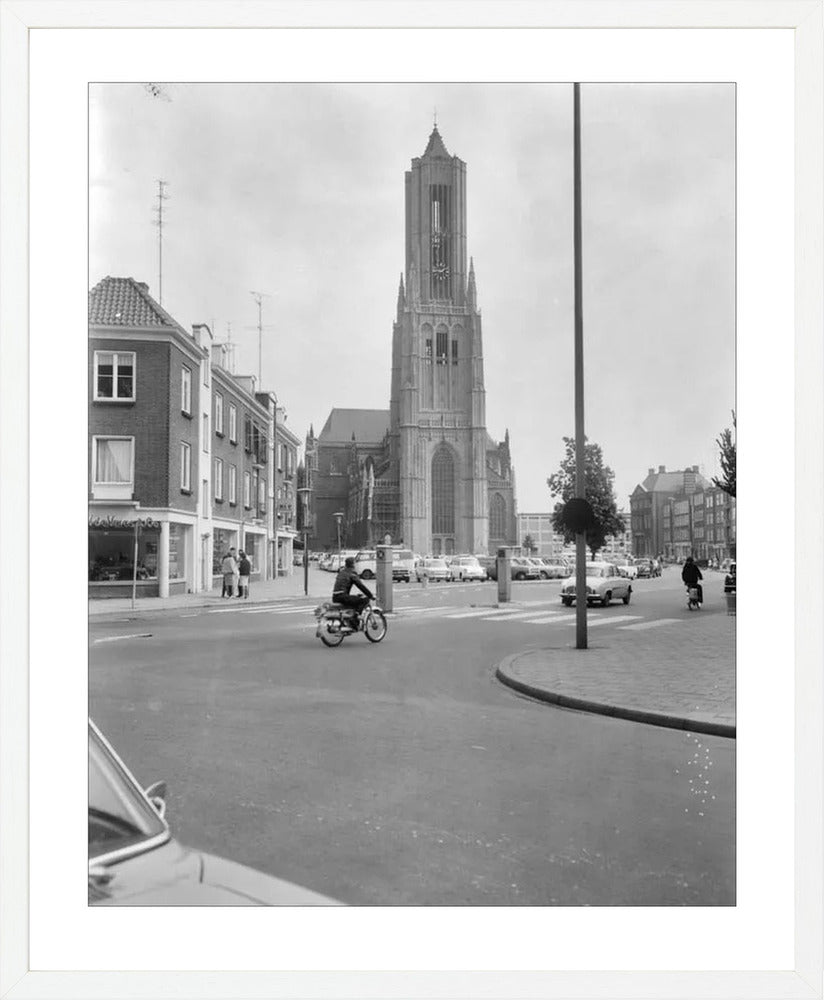 De Eusebiuskerk met Brommer - 1965