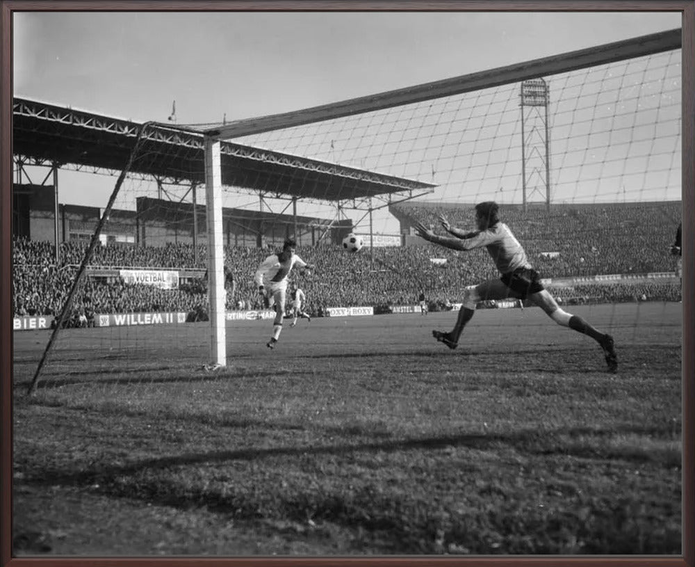 Johan Cruijff scoort in het Olympisch Stadion - 1965