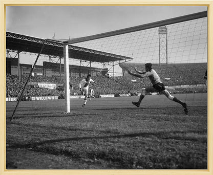 Johan Cruijff scoort in het Olympisch Stadion - 1965