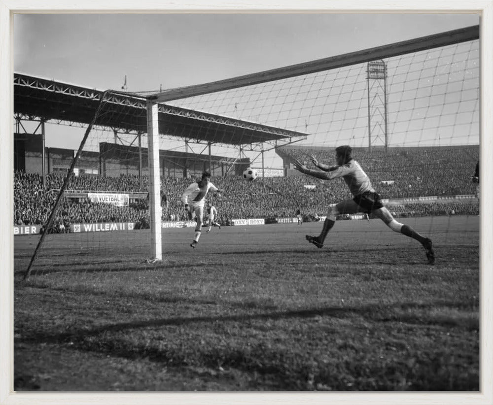 Johan Cruijff scoort in het Olympisch Stadion - 1965