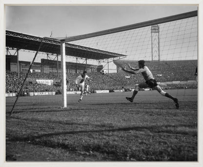 Johan Cruijff scoort in het Olympisch Stadion - 1965
