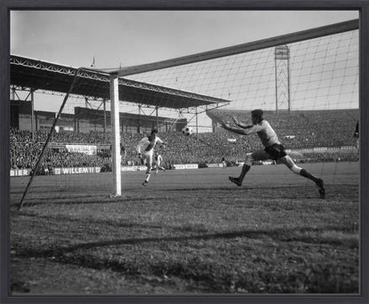 Johan Cruijff scoort in het Olympisch Stadion - 1965