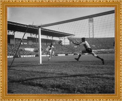 Johan Cruijff scoort in het Olympisch Stadion - 1965