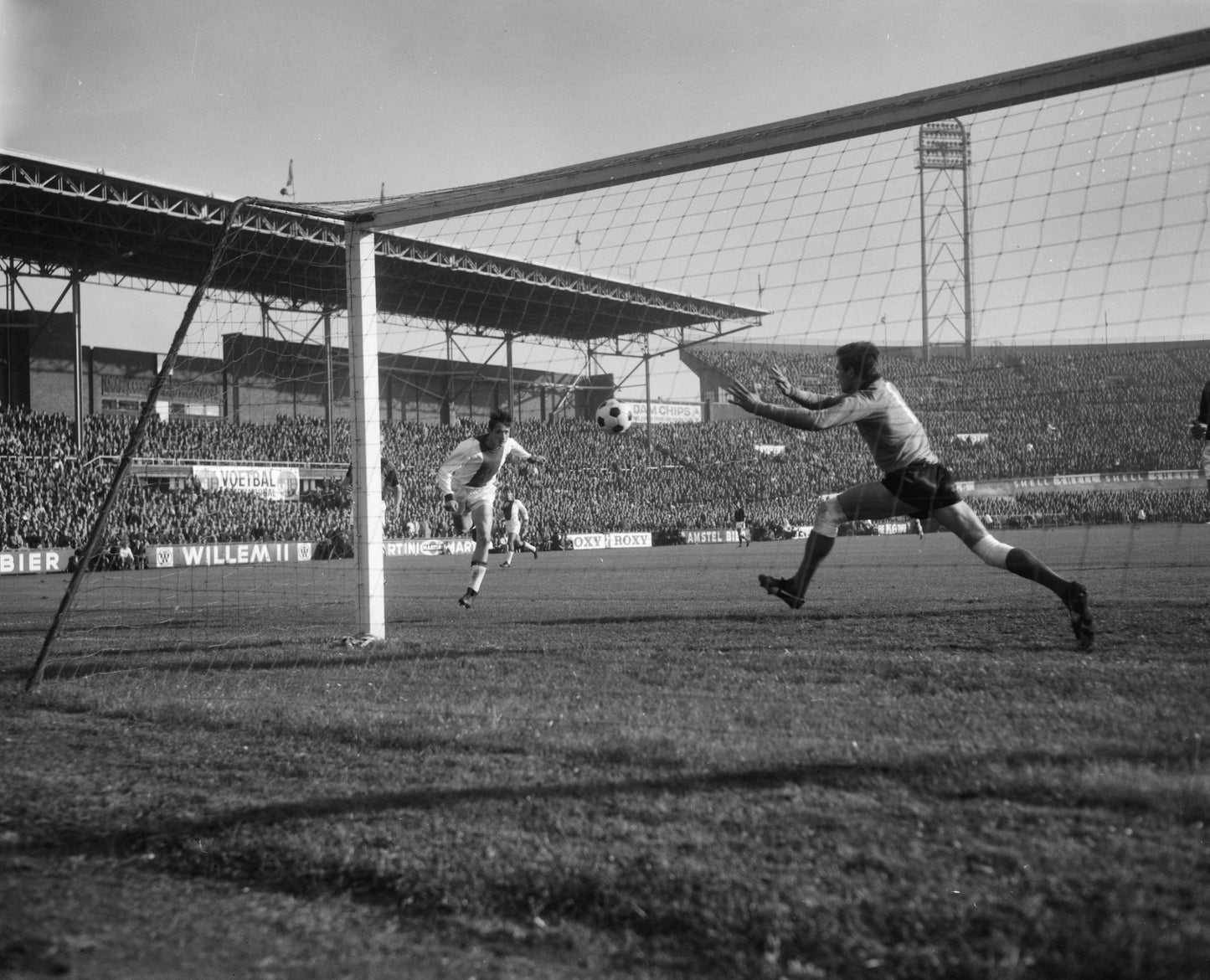 Johan Cruijff scoort in het Olympisch Stadion - 1965