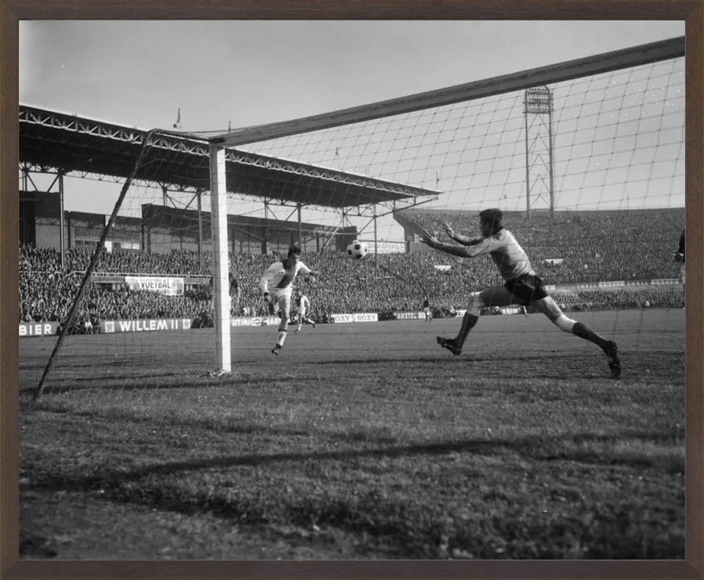 Johan Cruijff scoort in het Olympisch Stadion - 1965