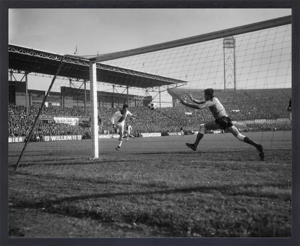 Johan Cruijff scoort in het Olympisch Stadion - 1965