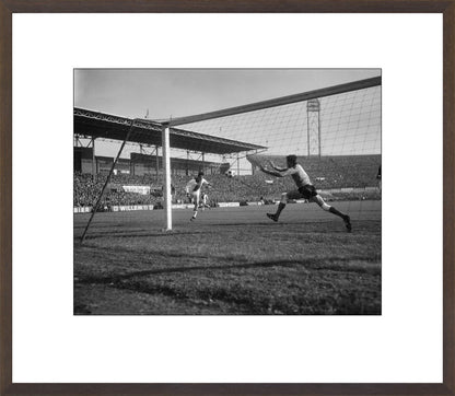 Johan Cruijff scoort in het Olympisch Stadion - 1965