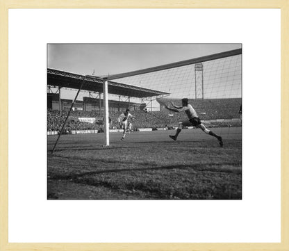 Johan Cruijff scoort in het Olympisch Stadion - 1965
