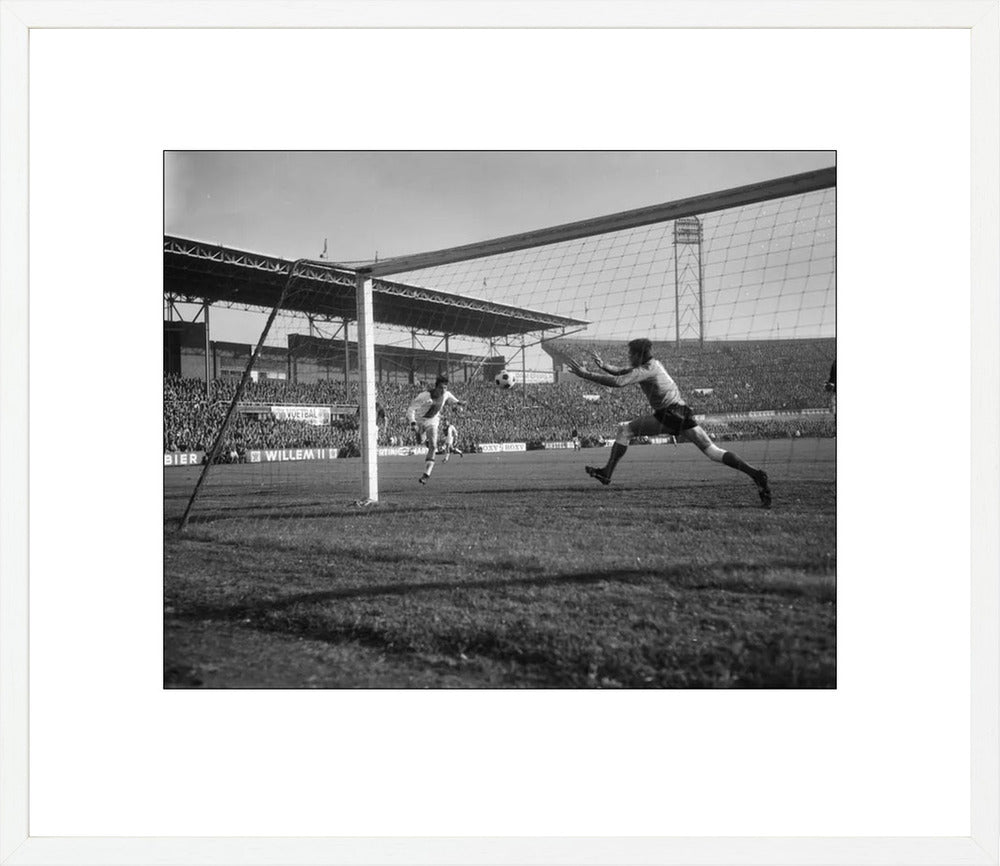 Johan Cruijff scoort in het Olympisch Stadion - 1965