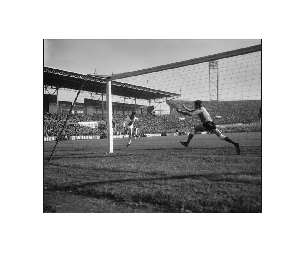 Johan Cruijff scoort in het Olympisch Stadion - 1965